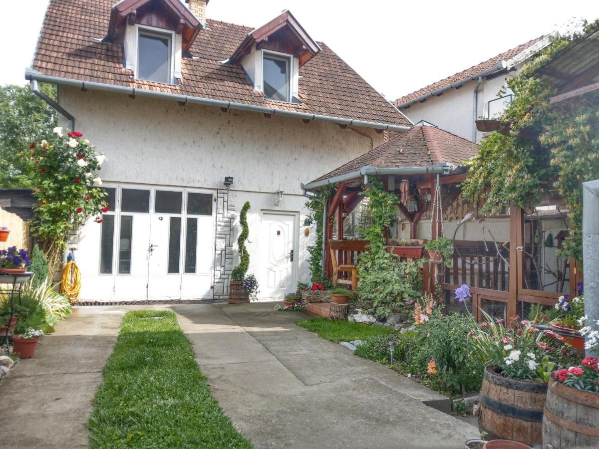 Apartment Harmonija Апатин Экстерьер фото