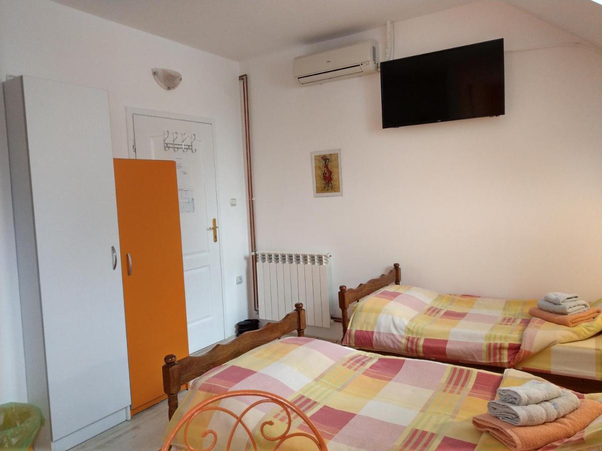 Apartment Harmonija Апатин Экстерьер фото